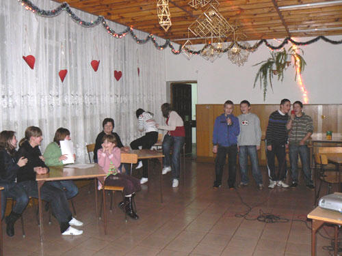 Walentynkowe karaoke w ośrodku kultury